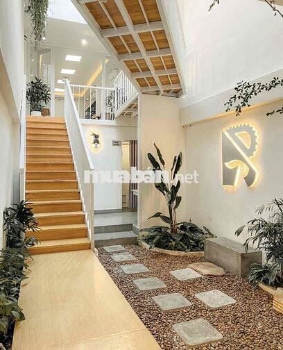 CHO THUÊ MẶT TIỀN 20m CÁCH MẠNG THÁNG 8. CÁCH VÒNG XOAY DÂN CHỦ 7’ ĐI