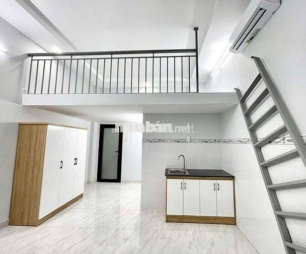 Phòng 30m2, Có Ban Công, Đ.Nguyễn Văn Công, Gần Công Viên, Sân Bay