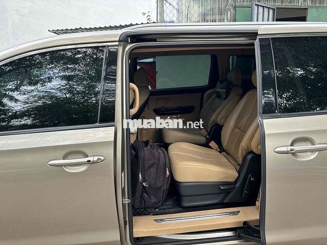 Kia Sedona 2018 2.2L DATH - 98000 km