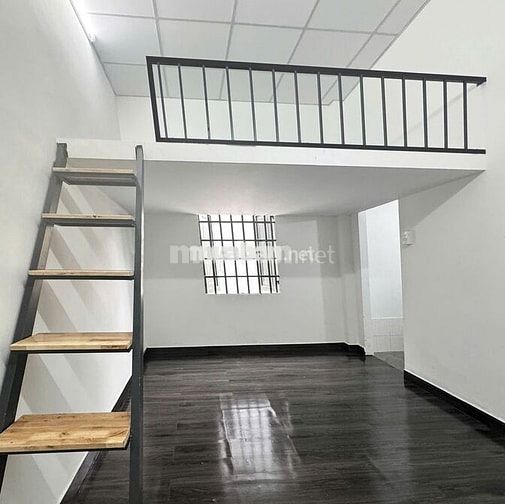 Phòng 30m2, Có Ban Công, Đ.Nguyễn Văn Công, Gần Công Viên, Sân Bay