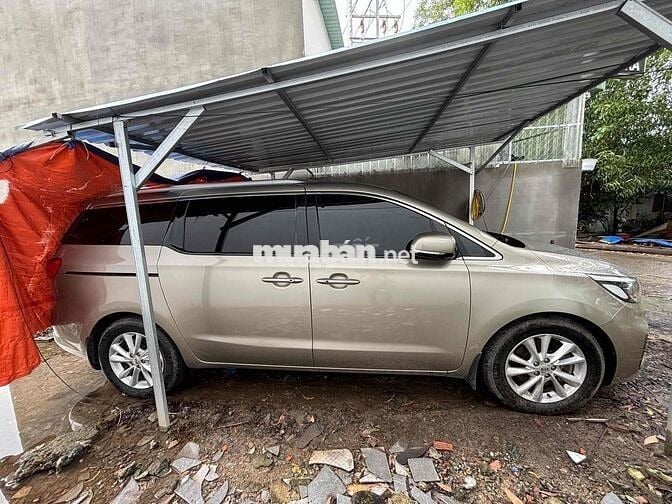 Kia Sedona 2018 2.2L DATH - 98000 km