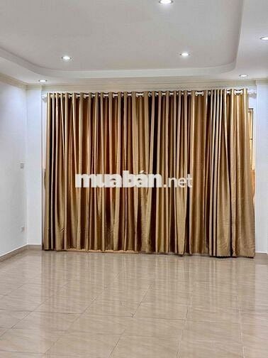 cho thêu nhà có hầm mặt tiền chợ lớn