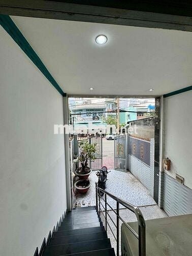 cho thêu nhà có hầm mặt tiền chợ lớn