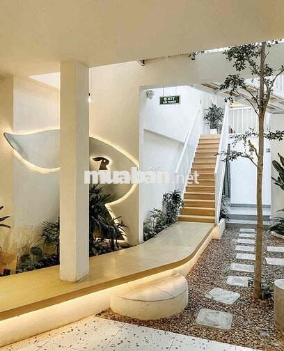 CHO THUÊ MẶT TIỀN 20m CÁCH MẠNG THÁNG 8. CÁCH VÒNG XOAY DÂN CHỦ 7’ ĐI