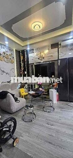 Nhà nở hậu quận 7 - Nhỉnh 2 tỷ - Lê Văn Lương