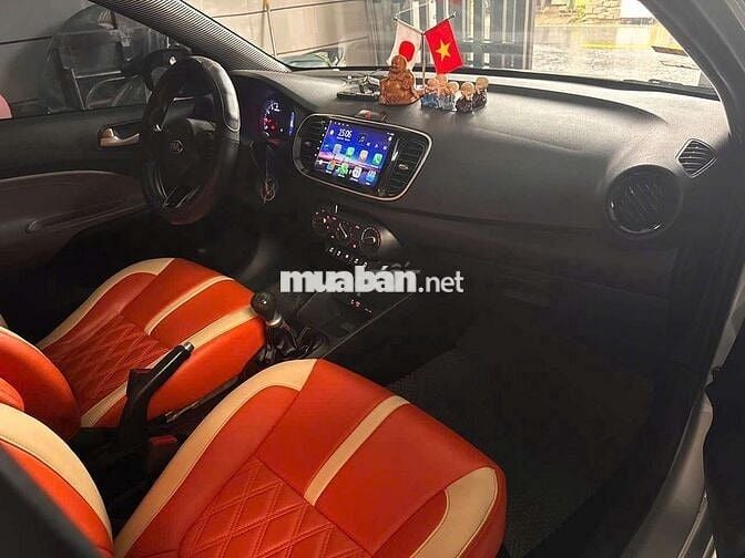 Kia Soluto 2020 số sàn 5 chỗ màu bạc