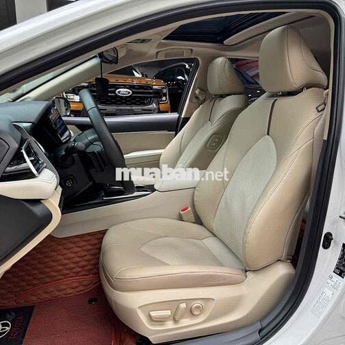 CẦN BÁN TOYOTA CAMRY 2.5Q TRẮNG / KEM MODEL 2023