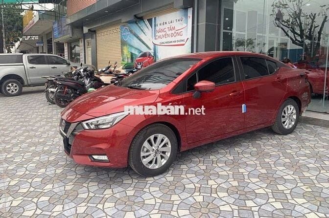 Ô tô Nissan Almera 2022 màu đỏ, số tự động
