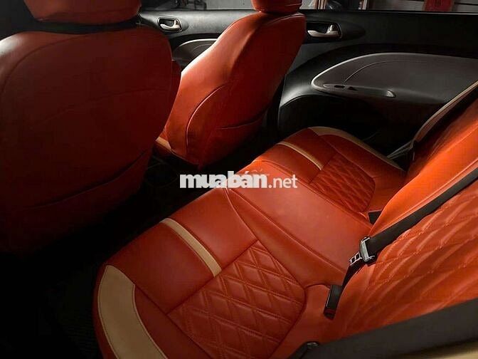 Kia Soluto 2020 số sàn 5 chỗ màu bạc