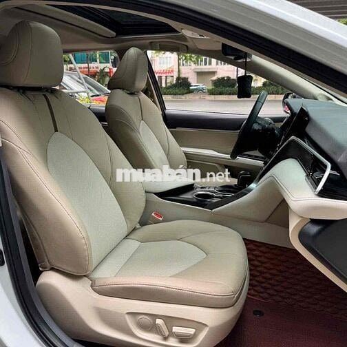 CẦN BÁN TOYOTA CAMRY 2.5Q TRẮNG / KEM MODEL 2023