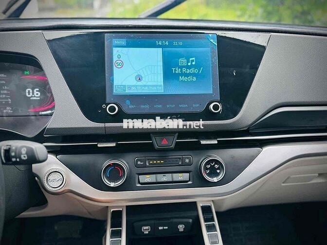Kia Carens 2025 1.5G IVT - 8000 km