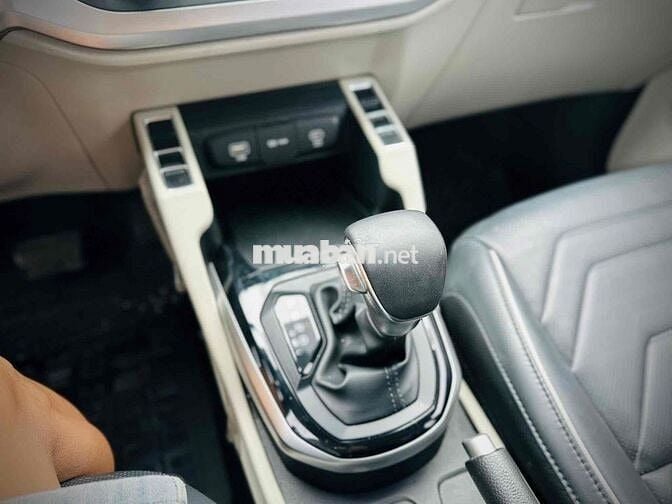 Kia Carens 2025 1.5G IVT - 8000 km