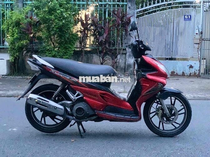 xe suyuki Hayate 2015 chlnh chủ màu đỏ mới 90 %