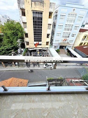 Cho Thuê Căn Hộ Ban Công Tách Bếp Full Nội Thất_Trần Hưng Đạo Quận 1