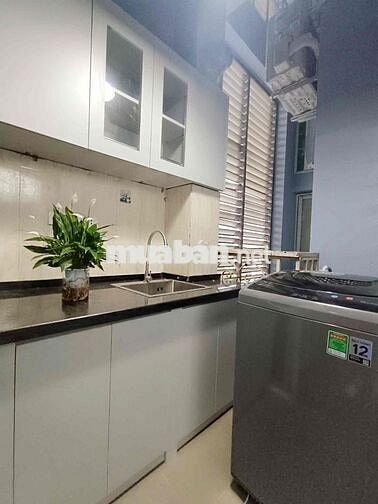Còn *** tầng 7 có gác xép view triệu đô ngõ 74 Kim Ngưu