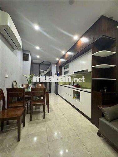 Phùng Chí Kiên - Hoàng Quốc Việt 5 TẦNG PHÂN LÔ Ô TÔ - CHỈ NHỈNH 8TỶ