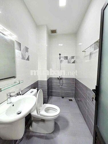 Cho Thuê Căn Hộ Ban Công Tách Bếp Full Nội Thất_Trần Hưng Đạo Quận 1