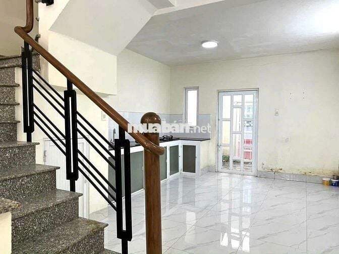 CHO THUÊ NHÀ TRỆT LỬNG LẦU 3PN SẴN 3 MÁY LẠNH HƯNG PHÚ CTY8 GIÁ 6.5TR