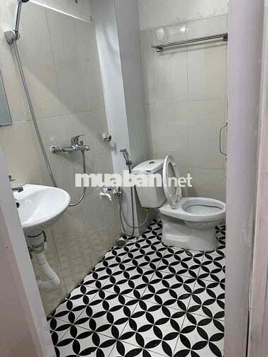Lô Góc Cầu Giấy 40m2 - 4 Tầng - Gần Phố - Ngõ Thông - Giá 8,3 Tỷ