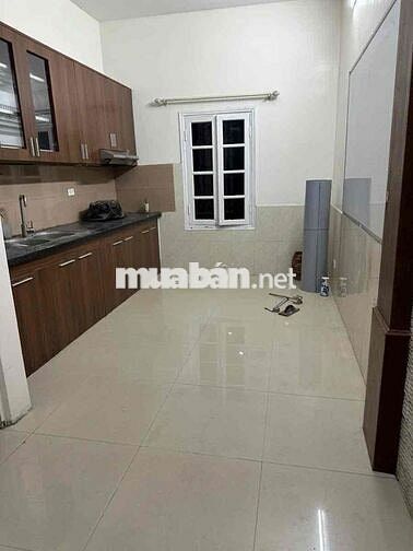 Lô Góc Cầu Giấy 40m2 - 4 Tầng - Gần Phố - Ngõ Thông - Giá 8,3 Tỷ