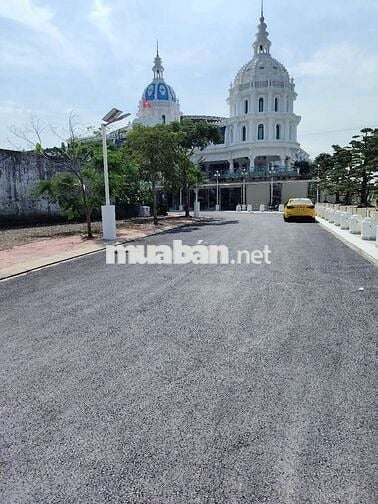 Đất MT 826, sổ sẵn, 64m2, sát VPCC Long Hoà