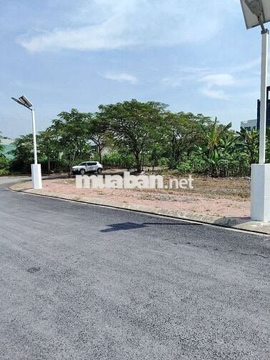 Đất MT 826, sổ sẵn, 64m2, sát VPCC Long Hoà