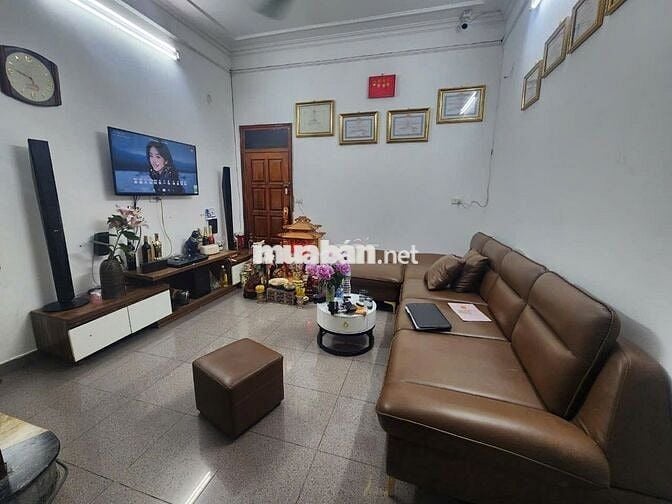 GẦN PHỐ - NGÕ THÔNG - KHU DÂN TRÍ CAO, SẦM UẤT