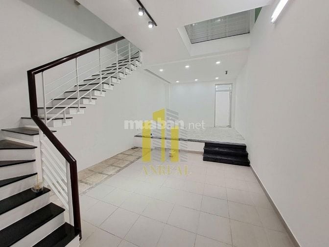 CHO THUÊ NHÀ MẶT TIỀN LƯƠNG ĐỊNH CỦA GIÁ 40 TRIỆU 4.5X22M 3 LẦU