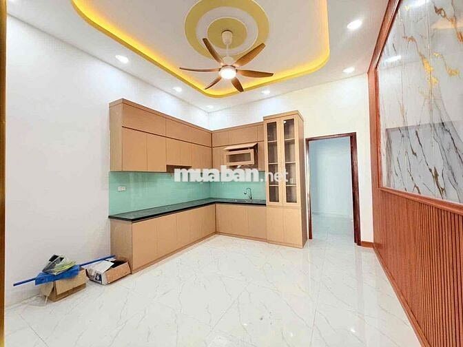 bán nhà 1 lầu 1 trệt. sân xe hơi 7 chổ. p dĩ an