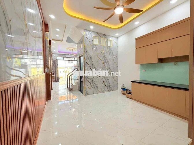 bán nhà 1 lầu 1 trệt. sân xe hơi 7 chổ. p dĩ an