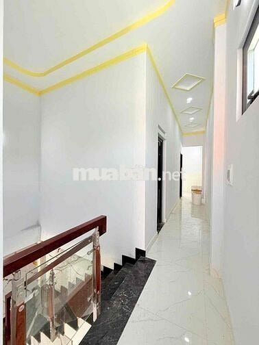 bán nhà 1 lầu 1 trệt. sân xe hơi 7 chổ. p dĩ an