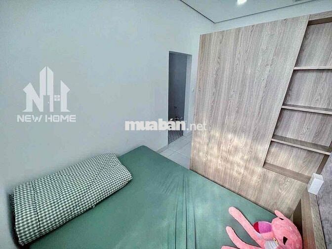 Căn hộ full nội thất cửa sổ lớn ban công giáp Q1 tại Phú Nhuận
