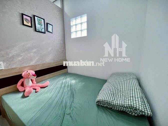 Căn hộ full nội thất cửa sổ lớn ban công giáp Q1 tại Phú Nhuận