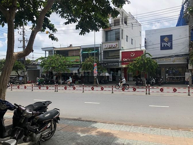 Cho thuê nhà mặt tiền đường Đồng Khởi trung tâm TP. Bến Tre, vị trí và
