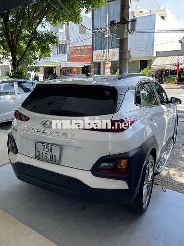 Hyundai Kona 2.0 AT Tiêu chuẩn màu trắng