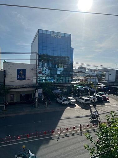 Cho thuê nhà mặt tiền đường Đồng Khởi trung tâm TP. Bến Tre, vị trí và