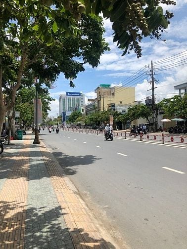 Cho thuê nhà mặt tiền đường Đồng Khởi trung tâm TP. Bến Tre, vị trí và