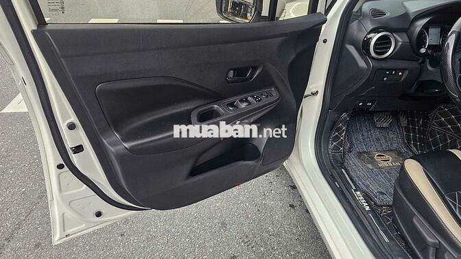 Ô tô Nissan Almera EL 2021 màu trắng