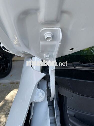 Hyundai Kona 2.0 AT Tiêu chuẩn màu trắng