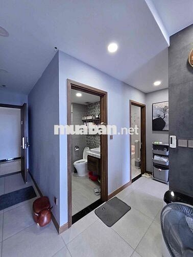 BÁN GẤP CĂN HỘ 3PN 2WC GẦN SÂN BAY NHÀ THOÁNG MÁT ĐẦY ĐỦ NỘI THẤT