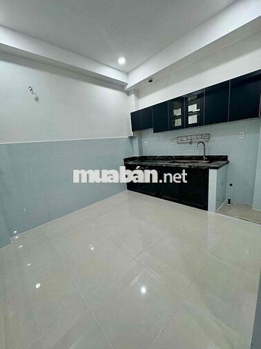 Cho thuê nhà mới xây 2PN + 2WC đường Lê Văn Sỹ, Q3, dtsd 83m2