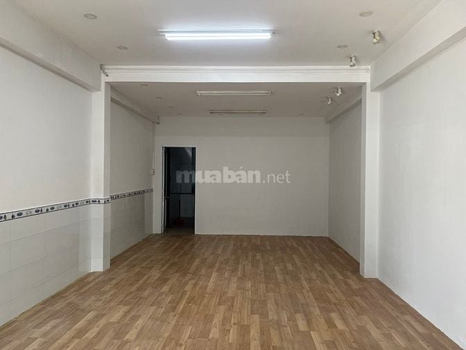 Cho thuê nhà mặt tiền đường Đồng Khởi trung tâm TP. Bến Tre, vị trí và