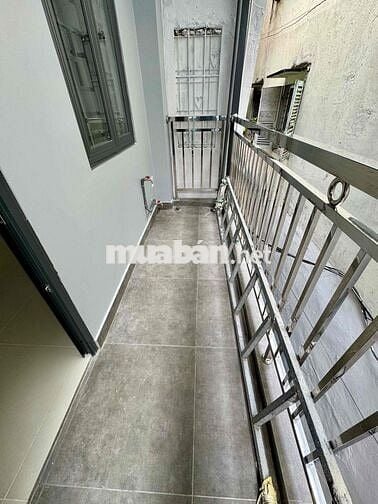 Cho thuê nhà mới xây 2PN + 2WC đường Lê Văn Sỹ, Q3, dtsd 83m2