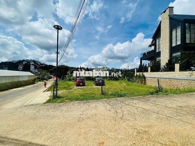 Cần bán Đất Mặt Tiền 319m2 , đường Nam Hồ, P.11, Đà Lạt