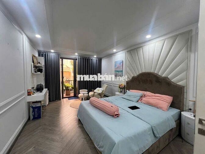 Bán nhà MT đường số 49, Tân Quy, Q7, trệt - 3 lầu, giá 15,8 tỷ TL