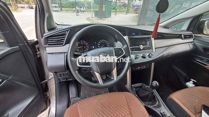 Toyota Innova 2018 2.0E