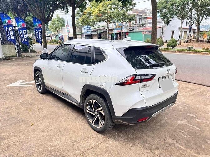 Yaris Cross bản Xăng Màu Trắng Ngọc Trai Cần Bán