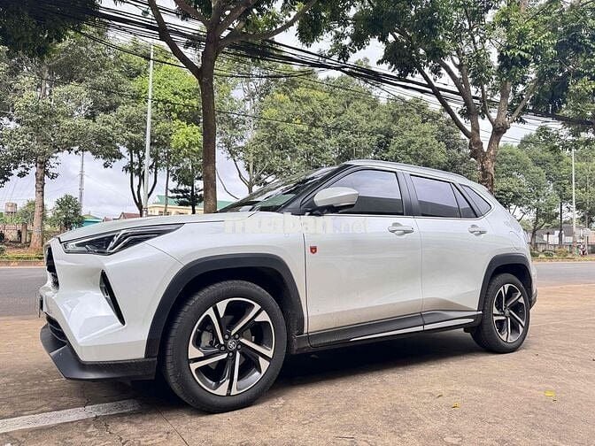 Yaris Cross bản Xăng Màu Trắng Ngọc Trai Cần Bán
