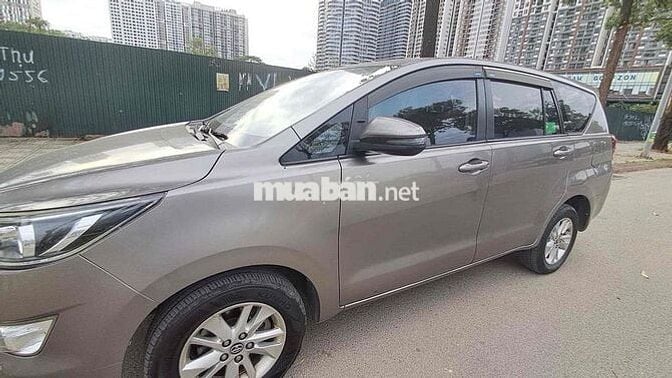 Toyota Innova 2018 2.0E