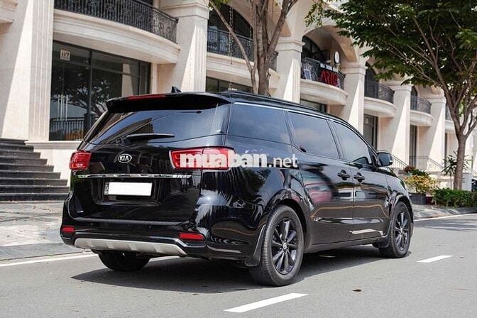 Kia Sedona 2019 2.2 DAT Luxury - 87000 km